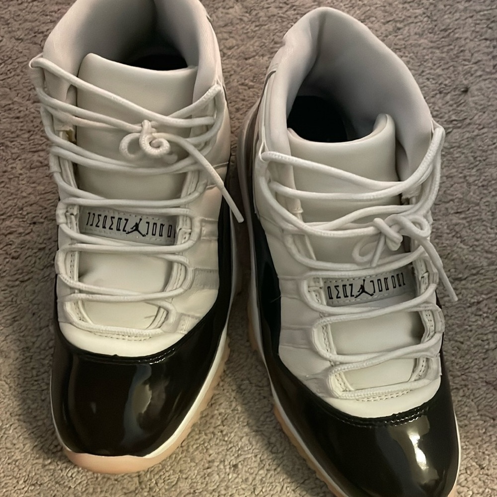 Jordan 11”s Neapolitan size 7.5 in women’s!